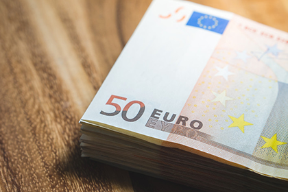 信用卡分期逾期5万，资金短缺该如何应对？